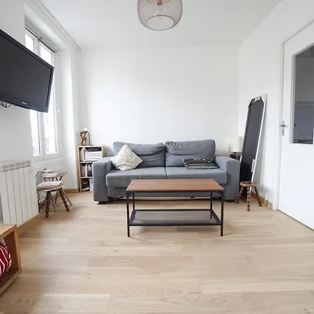 Apartament Nice Flat Near Buttes Chaumont Paryż